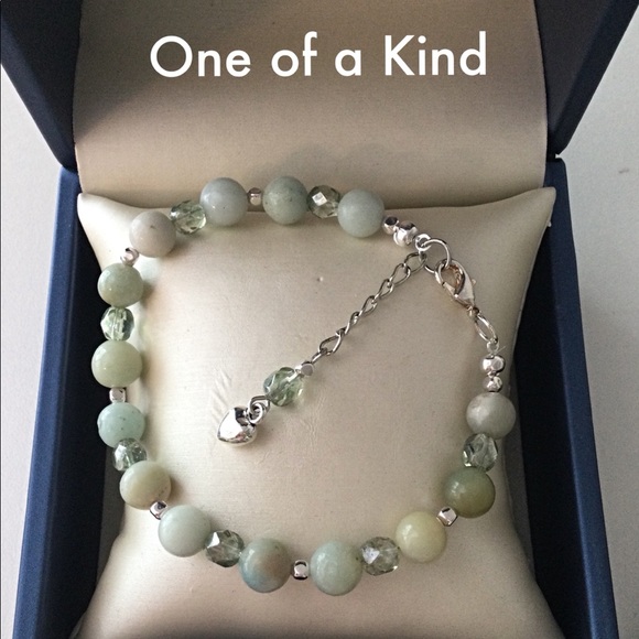SUMMER SPECIAL 🎄 Light Green Moonstone Bracelet, Crystal Bracelet. Gift - Picture 3 of 10